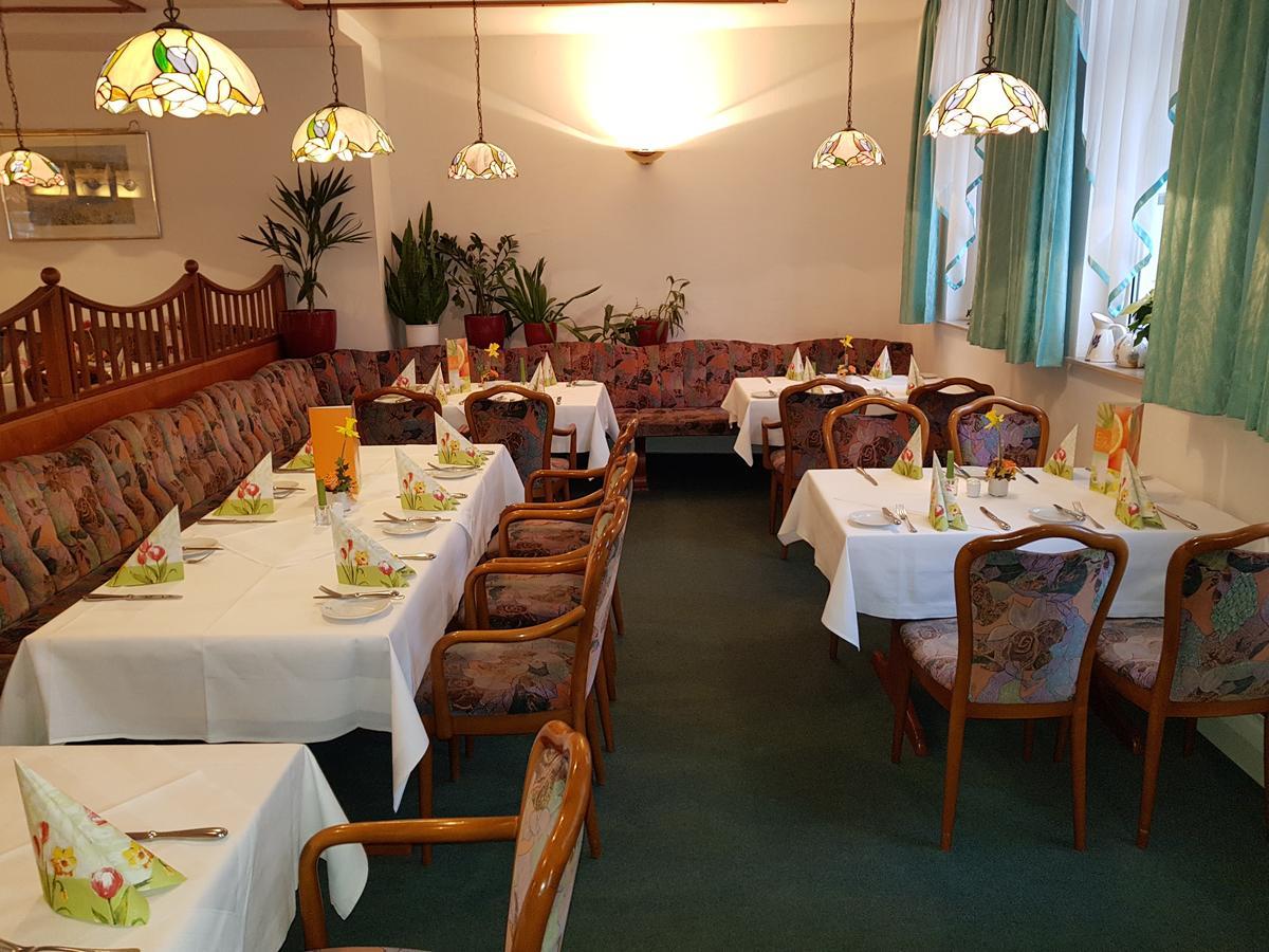 Hotel Am Rossplan à Altenburg Extérieur photo